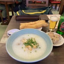 ピータンスタミナ粥、焼売、ヤウチャッカイ