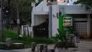 那覇市内の牧志エリアにある公園