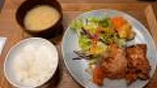 ごはんとデザートのお得なセットがありました