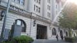 日比谷公園の目の前にあって国の重要文化財