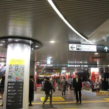 ここが地下の改札出口