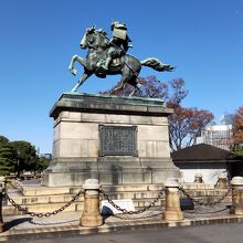 楠木正成の像（皇居外苑）