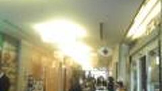 ランチ時は大混雑