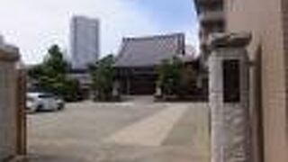 遊女の供養の碑があるという。