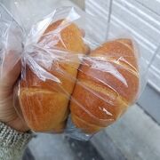 帽子パンとロールパンを購入しました。