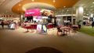 クレープやジェラートを