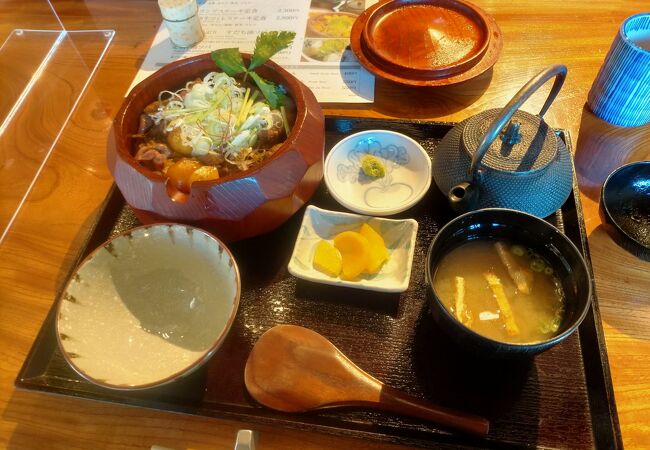 江戸時代の旅館だったお店で食べる「とんくりまぶし」美味かった！