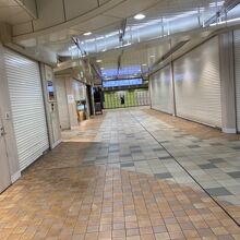 朝のエキュート品川