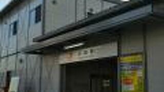 日本最古の跨線橋が