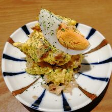 突き出しは数種類あるみたいです