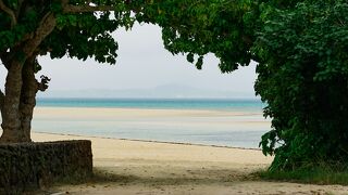 カイジ浜（皆治浜）から砂浜（干潮時）を北に600m歩いた辺りの浜辺