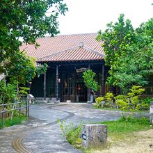 竹富島ビジターセンターゆがふ館 