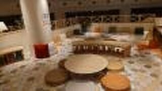 熱海灘を眺めながら入る立ち湯温泉は気分最高！