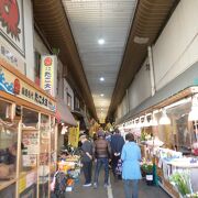 昭和レトロな人気市場。