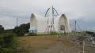 工事車両で埋まっていました。