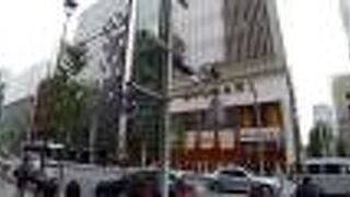 年末年始のイルミネーションの奇抜さは素晴らしい