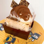 モンデクール長浜の1Fに入るオシャレなケーキ屋さん。　ティラミスが美味しかった!