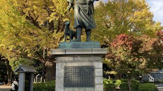 今回は東京国立博物館の紅葉を見に行くついでに寄って、3体の銅像を見た。