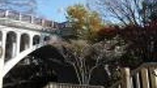 石神井川に架かるアーチ橋