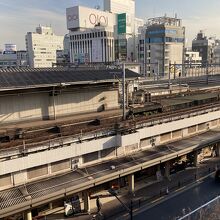 上野の森美術館から見た上野駅