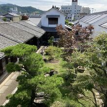 奥行きが長い邸宅