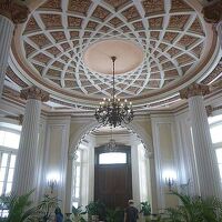 ロビーは華やか