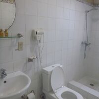 綺麗ですが古くてバスタブが無い！