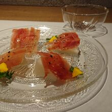 「ハモンセラーノと季節のフルーツ(ハーフ)」 フルーツは梨