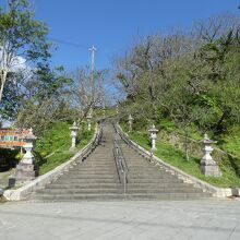 名護城跡公園名護神社石段参道