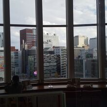 窓からは眺めがよい景色