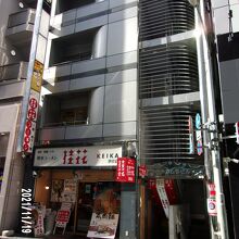 ナカムラビルです。ここの2階です。