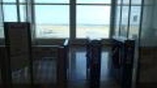 入口にゲートがありますが、無料で中に入ることができます。