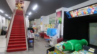 地下のゲーセンがアツい