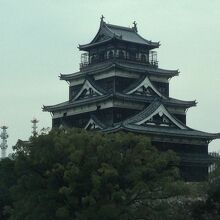 観光バスから見た広島城