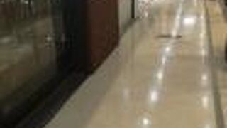 ダイヤ街のなかに