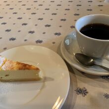 チーズケーキとコーヒー