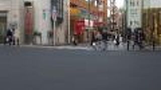 ユニクロからまっすぐ