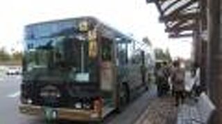 比叡山内を移動するのに欠かせないバスです