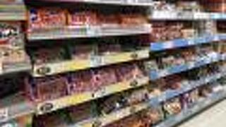 地下スーパーでご当地の美味しいもの探し