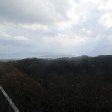 生憎の雨で見晴らしは最悪