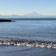 海の向こうの富士山