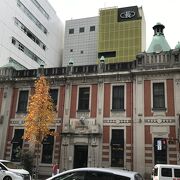 建物は、辰野金吾ら設計の旧山口銀行京都支店