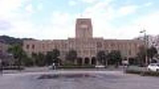 名山堀を埋め立てて出来た公園