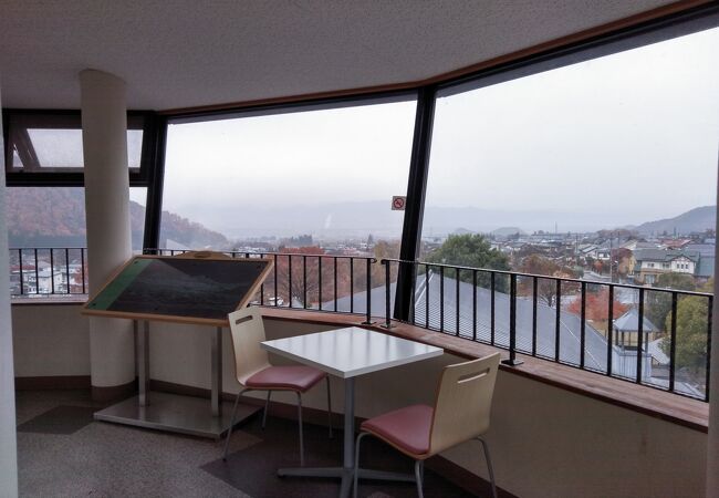 色々なお風呂と休憩スペースが充実。