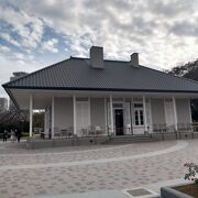 150年前に建てられた製鉄所の外国人技師の宿舎を移築復元した建物