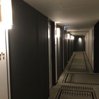 廊下等はシックです。