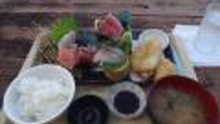 ツアーで訪問しました。