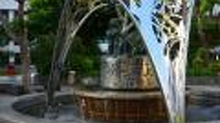 国際撮りの少し先にある珍しいシーサー