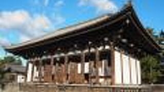 本尊の薬師如来像