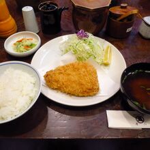 ロースかつ定食 / Loin cutlet set meal